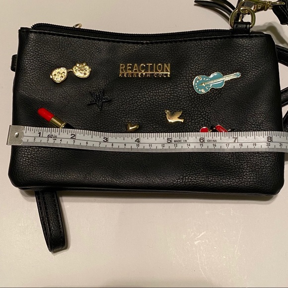 3/$25 Kenneth Cole Reaction crossbody purse - Picture 11 of 12